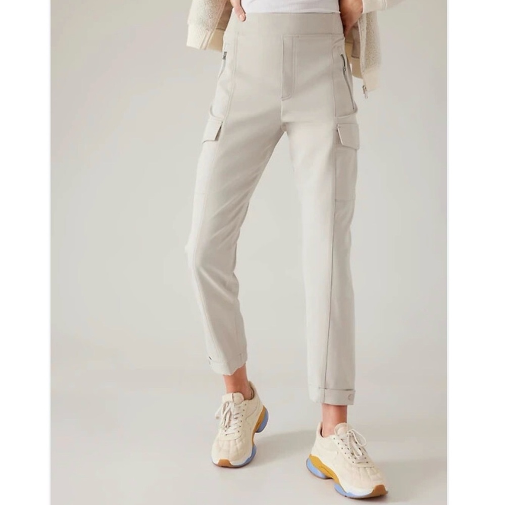 ATHLETA Endless High Rise Cargo Pant
Textured, stretch fabric in a tapered fit.